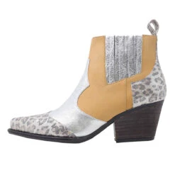 MADDIE 60 Edicion Limitada - Plata Regina Romero Zapato Bota Botin Tacon Bajo Para Dama En Piel -Ofertas Pasos Y Bolsos Tienda Regina Romero Botin Vaquero Maddie Edicion Especial Mix Cheetah Plata 3 313e4c7f a528 4a7b 8ca9 4a4bbc035856