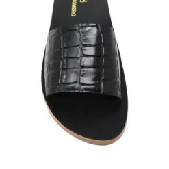 ALMA - Negro Regina Romero Resort Zapato Sandalia De Piso Para Dama En Piel 10 ALMA - Negro Regina Romero Resort Zapato Sandalia De Piso Para Dama En Piel -Ofertas Pasos Y Bolsos Tienda Regina Romero Resort Sandalia Alma Piel Croco Negro 4 91b7f252 2df6 4d9e 951f 79b1b0870083