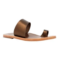 AMAYA - Bronce Regina Romero Resort Zapato Sandalia De Piso Para Dama En Piel -Ofertas Pasos Y Bolsos Tienda Regina Romero Resort Sandalia Amaya Piel Bronce 2 582c3cd0 d260 4595 b8d3 7b40315073f3