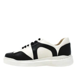 MARIA 35 - Blanco Y Negro Regina Romero Zapato Tenis Urbano Sport Para Dama En Piel -Ofertas Pasos Y Bolsos Tienda Regina Romero Tenis Urbano Maria Piel Blanco y Negro 3 fb65c95e 134d 4026 9b36 edd7612fea09