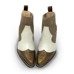 MADDIE 60 Edicion Limitada - Olivo Y Topo Romero Zapato Bota Botin Tacon Bajo Para Dama En Piel 13 MADDIE 60 Edicion Limitada - Olivo Y Topo Romero Zapato Bota Botin Tacon Bajo Para Dama En Piel -Ofertas Pasos Y Bolsos Tienda Regina Romero bota botin vaquero Maddie olivo topo piel 7