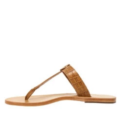 MALU - Miel Regina Romero Resort Zapato Sandalia De Piso Para Dama En Piel 11 MALU - Miel Regina Romero Resort Zapato Sandalia De Piso Para Dama En Piel -Ofertas Pasos Y Bolsos Tienda Regina Romero resort sandalia de piso Malu croco miel piel 3 64cf116d abae 4be1 abd7 7a0cc6523788