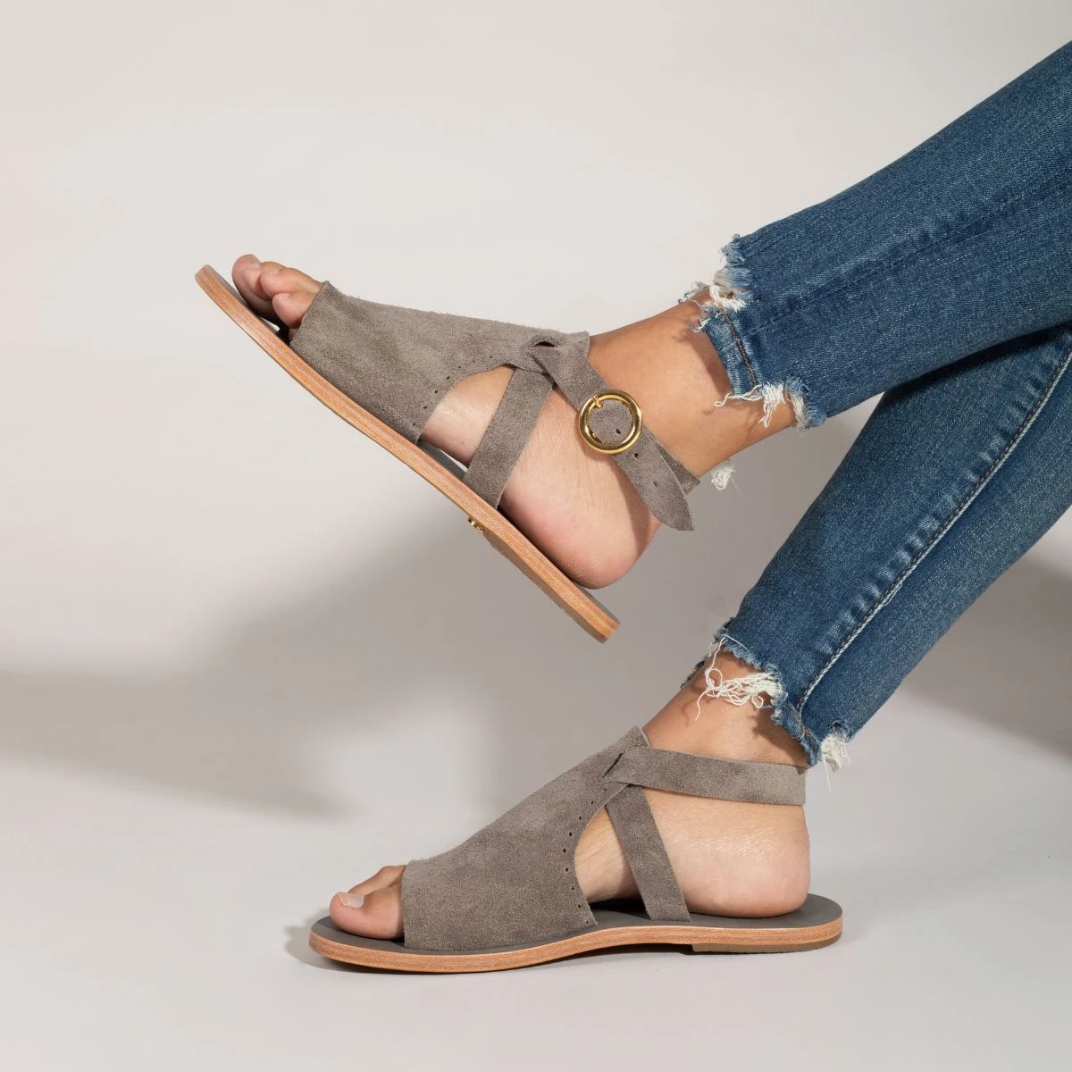 MACARENA - Gamuza Concreto Regina Romero Resort Zapato Sandalia De Piso Para Dama En Piel - Imagen 2