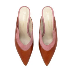LUNA 50 - Caramelo Y Rosa Regina Romero Zapato Zapatilla Mule Tacon Bajo Para Dama En Piel -Ofertas Pasos Y Bolsos Tienda Regina Romero zapatilla mule destalonado tacon bajo Luna 50 caramelo rosa piel 6 840d978e bf0c 4dff b343 b9637c8ece8c