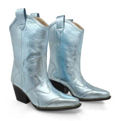 BAILEY 60 Edicion Limitada - Azul Claro Regina Romero Zapato Bota Botin Tacon Bajo Para Dama En Piel -Ofertas Pasos Y Bolsos Tienda Regina Romero zapato bota botintacon bajo Bailey 60 azul claro metalico piel 6