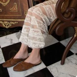 GISELLE - Nuez Regina Romero Flat Mule De Piso Para Dama En Piel -Ofertas Pasos Y Bolsos Tienda Regina Romero zapato flat mule de piso Giselle nuez lizard ante piel 7