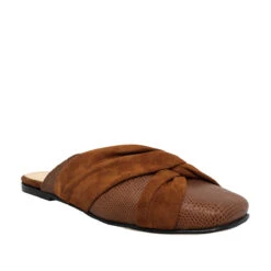 GISELLE - Nuez Regina Romero Flat Mule De Piso Para Dama En Piel -Ofertas Pasos Y Bolsos Tienda Regina Romero zapato mule mocasin Giselle nuez piel 3