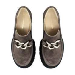 RAQUEL 65 - Gamuza Concreto Regina Romero Zapato Bostoniano Urbano Sport Para Dama En Piel 11 RAQUEL 65 - Gamuza Concreto Regina Romero Zapato Bostoniano Urbano Sport Para Dama En Piel -Ofertas Pasos Y Bolsos Tienda Regina Romero zapato tenis urbano plataforma Raquel 65 ante concreto piel 6