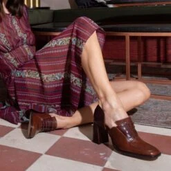 ERICA 75 - Vino Regina Romero Zapato Zapatilla Tacon Alto Para Dama En Piel 8 ERICA 75 - Vino Regina Romero Zapato Zapatilla Tacon Alto Para Dama En Piel -Ofertas Pasos Y Bolsos Tienda Regina Romero zapato zapatilla tacon alto Erica 75 piel 7